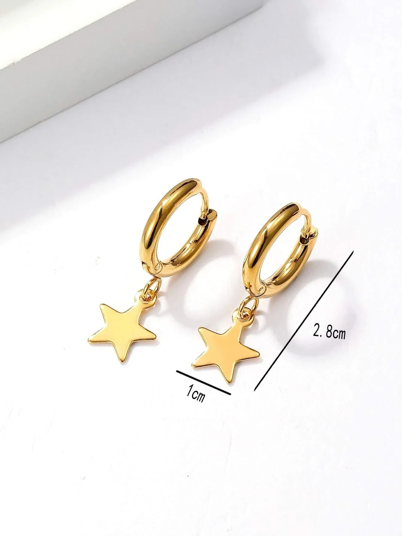 Avery™ | 18K Gold-Plated Star Earrings