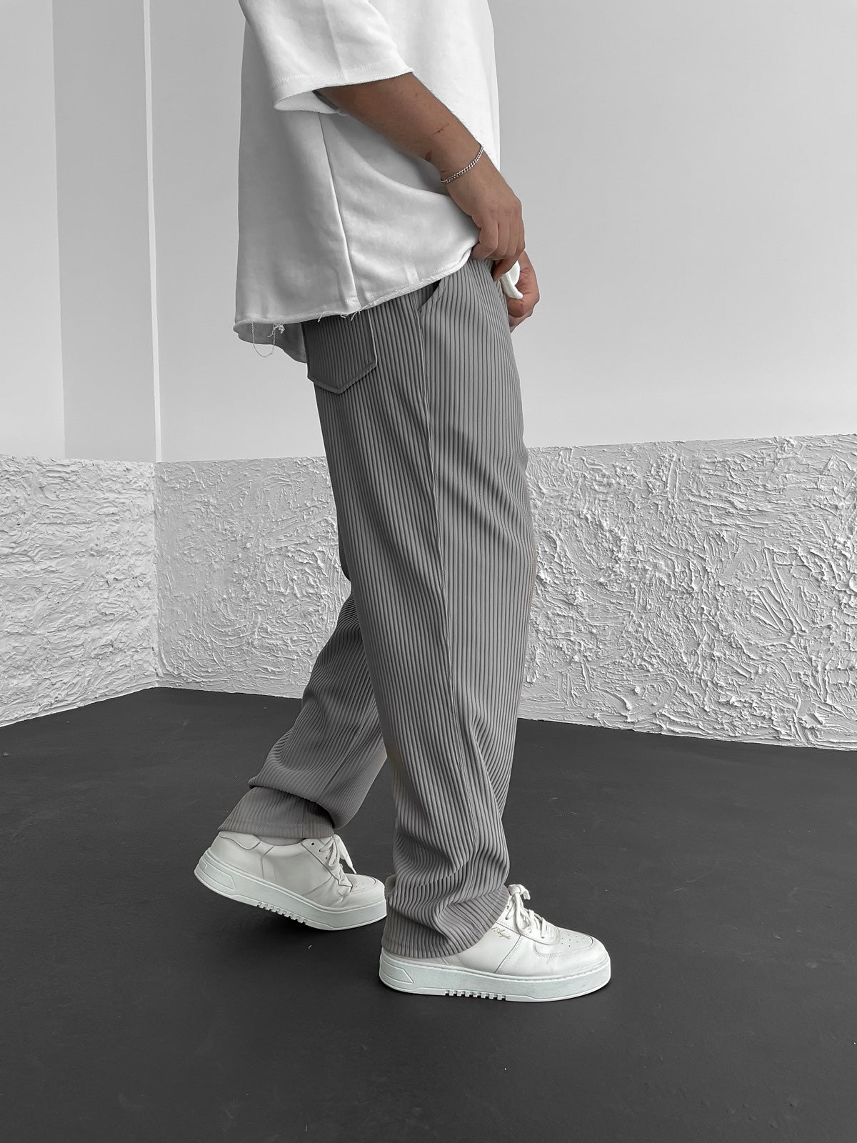 Wyatt™ | Ribbed Relaxed Fit Trousers