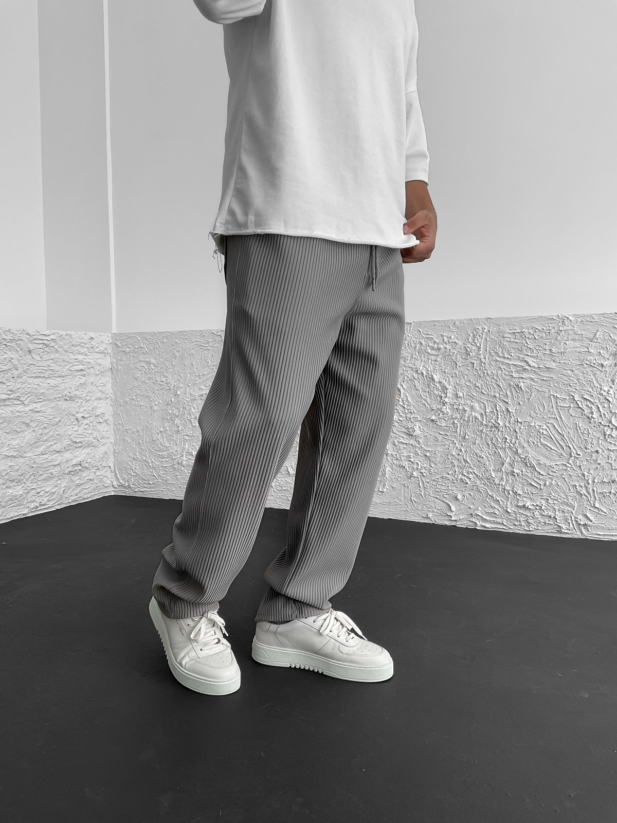Wyatt™ | Ribbed Relaxed Fit Trousers