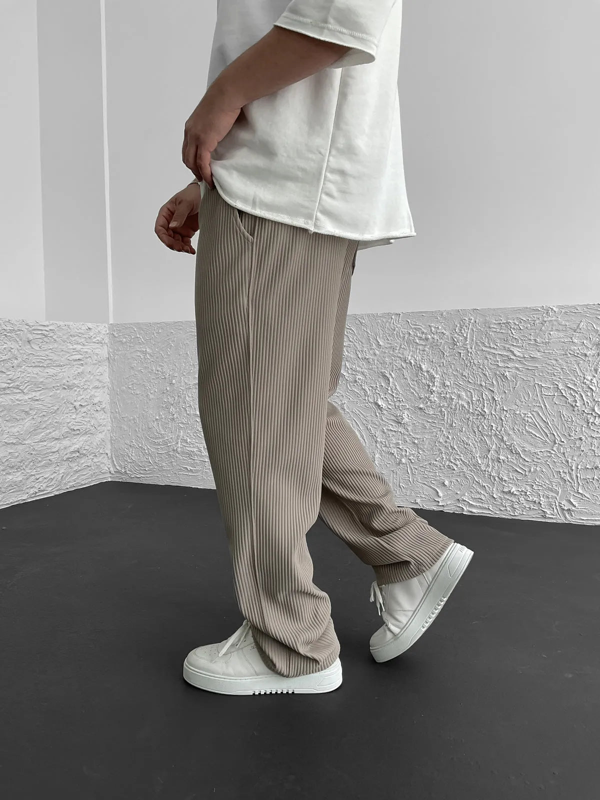Wyatt™ | Ribbed Relaxed Fit Trousers